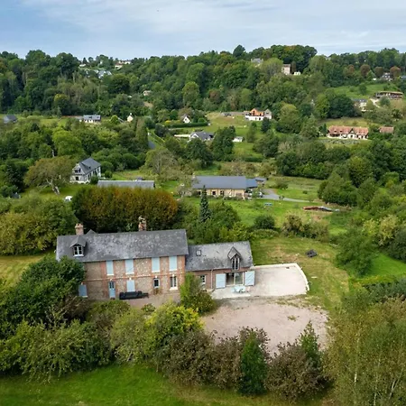 Charming House Near The City Center - *