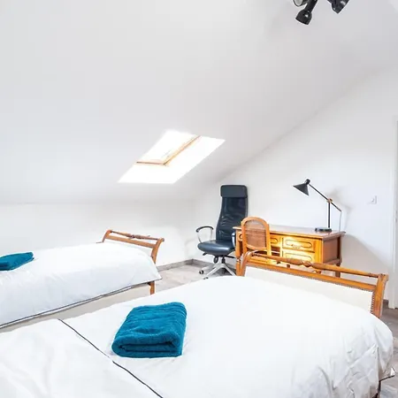 Charming House Near The City Center -